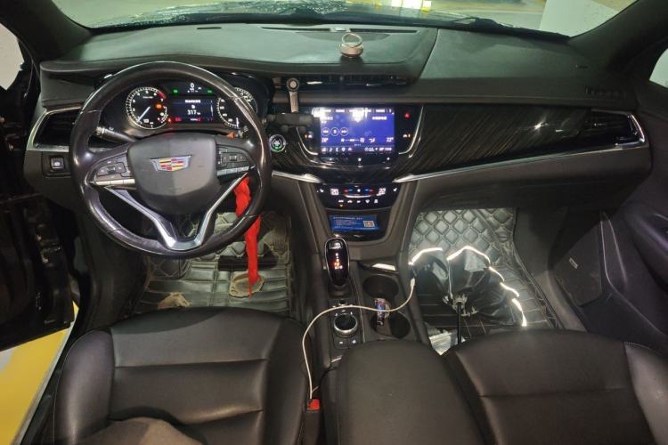 Used Cadillac XT6 2021 2.0T 6-Seater Two-Wheel Drive Luxury Version Center Console