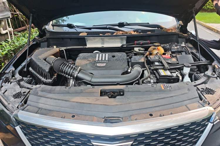 Used Cadillac XT6 2021 2.0T Six-Seater Four-Wheel-Drive Luxury Version Engine Bay