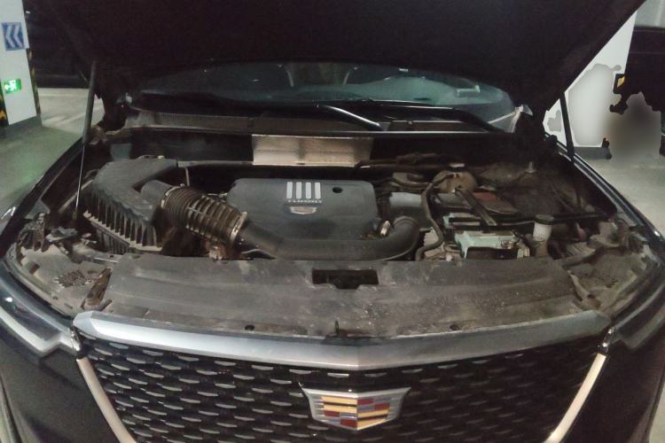 Used Cadillac XT6 2021 2.0T Six-Seater Four-Wheel-Drive Luxury Version Engine Bay