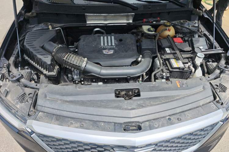 Used Cadillac XT6 2021 2.0T Six-Seater Four-Wheel-Drive Luxury Version Engine Bay