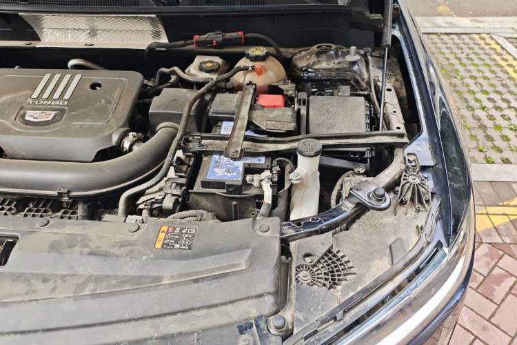 Used Cadillac XT6 2021 28T Six-Seater Four-Wheel-Drive Luxury Version Engine Bay Left