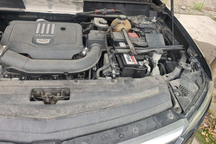 Used Cadillac XT6 2021 2.0T Six-Seater Four-Wheel-Drive Luxury Version Engine Bay Left