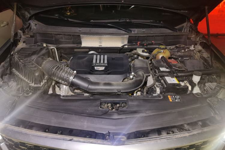 Used Cadillac XT6 2021 2.0T Six-Seater Four-Wheel-Drive Luxury Version Engine Bay