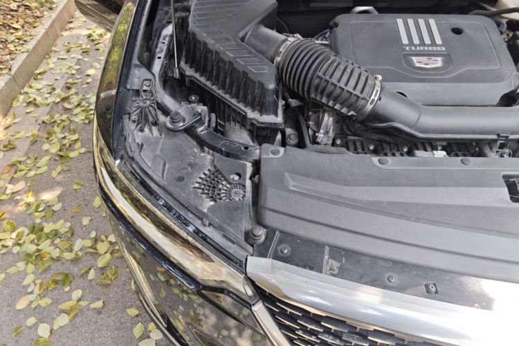 Used Cadillac XT6 2021 2.0T 7-Seater Four-Wheel Drive Luxury Version Engine Bay Right