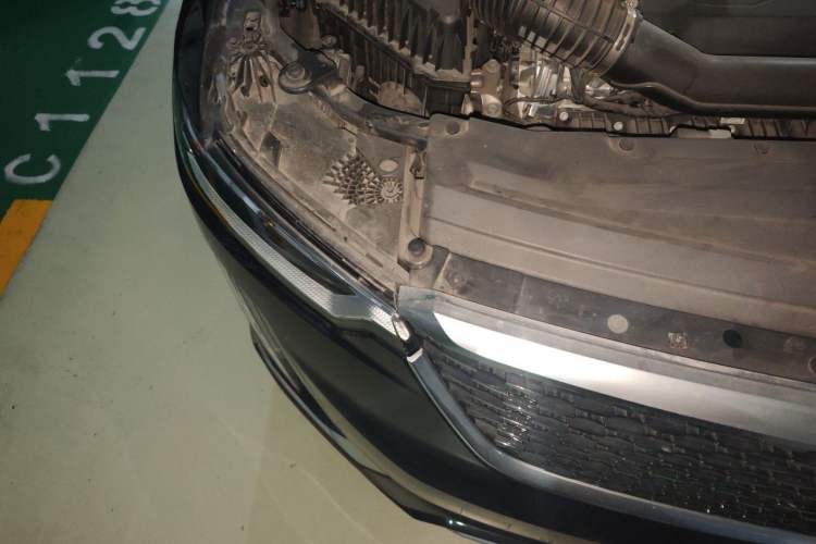 Used Cadillac XT6 2021 28T Six-Seater Luxury Version Engine Bay Right