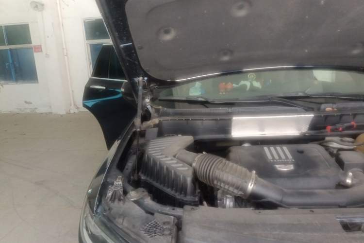Used Cadillac XT6 2021 2.0T 6-Seater Two-Wheel Drive Luxury Version Engine Bay Right