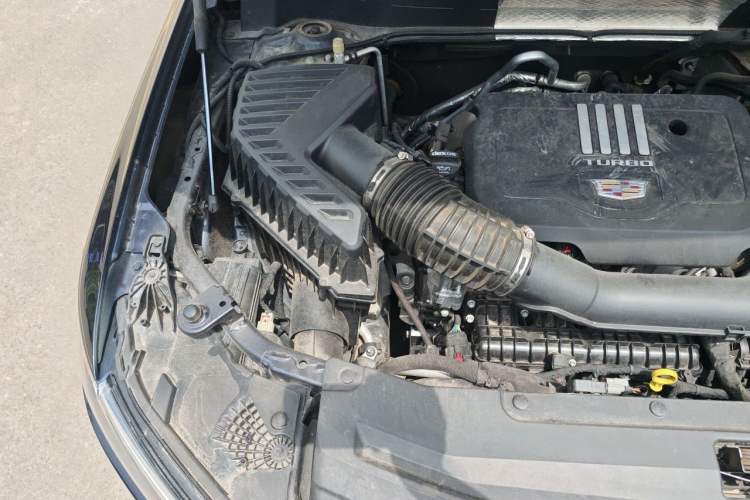 Used Cadillac XT6 2021 2.0T Six-Seater Four-Wheel-Drive Luxury Version Engine Bay Right