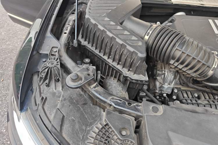 Used Cadillac XT6 2021 2.0T 7-Seater Four-Wheel Drive Luxury Version Engine Bay Right
