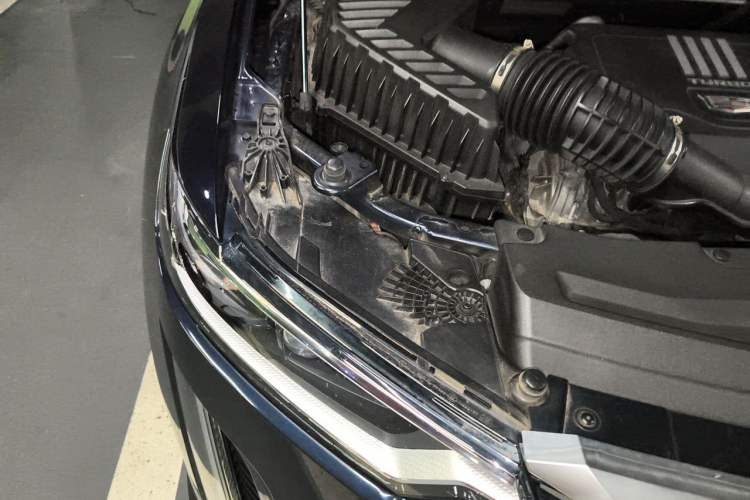 Used Cadillac XT6 2021 28T Seven-Seater Luxury Version Engine Bay Right
