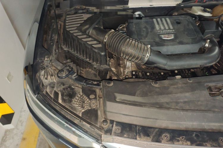 Used Cadillac XT6 2021 2.0T 6-Seater Two-Wheel Drive Luxury Version Engine Bay Right