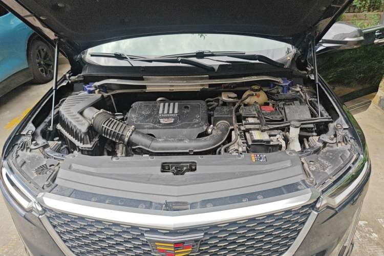 Used Cadillac XT6 2021 2.0T Six-Seater Four-Wheel-Drive Luxury Version Engine Bay