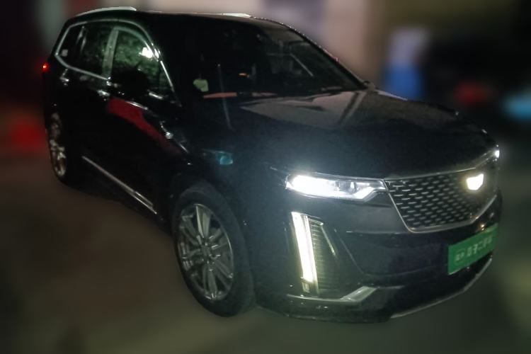 Used Cadillac XT6 2021 28T Six-Seater Luxury Version Front Right 45 Deg