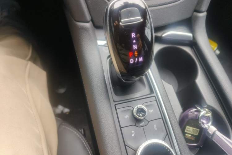 Used Cadillac XT6 2021 2.0T Six-Seater Four-Wheel-Drive Luxury Version Gear Lever
