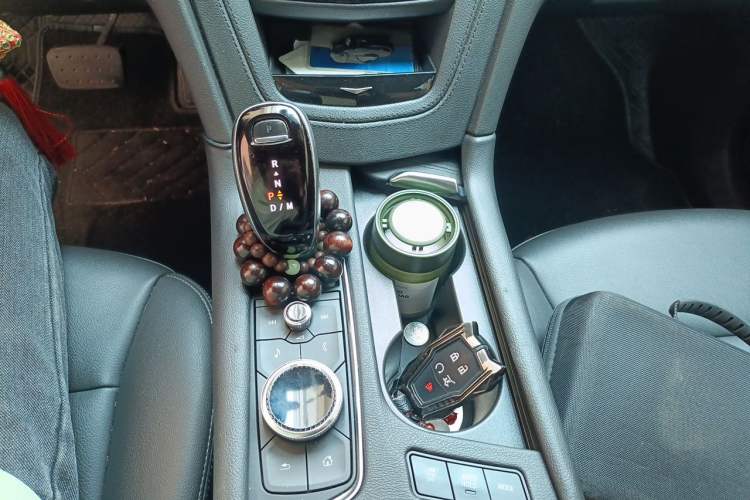 Used Cadillac XT6 2021 2.0T 6-Seater Two-Wheel Drive Luxury Version Gear Lever