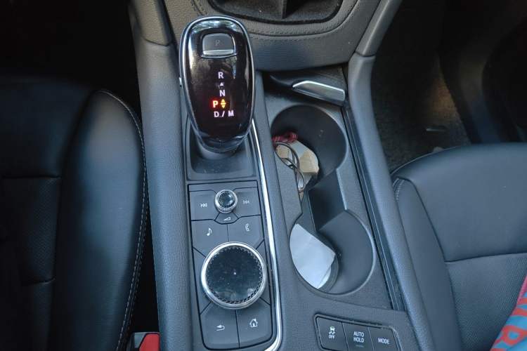 Used Cadillac XT6 2021 2.0T 7-Seater Four-Wheel Drive Luxury Version Gear Lever