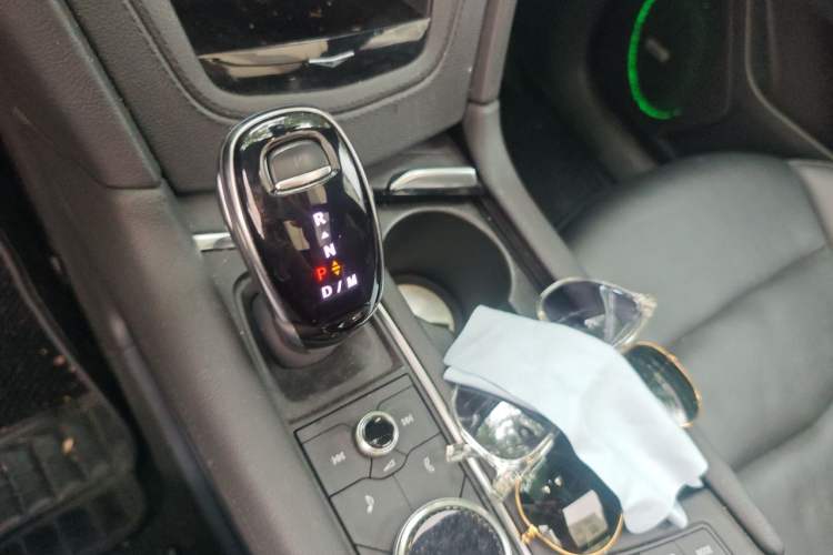 Used Cadillac XT6 2021 2.0T Six-Seater Four-Wheel-Drive Luxury Version Gear Lever