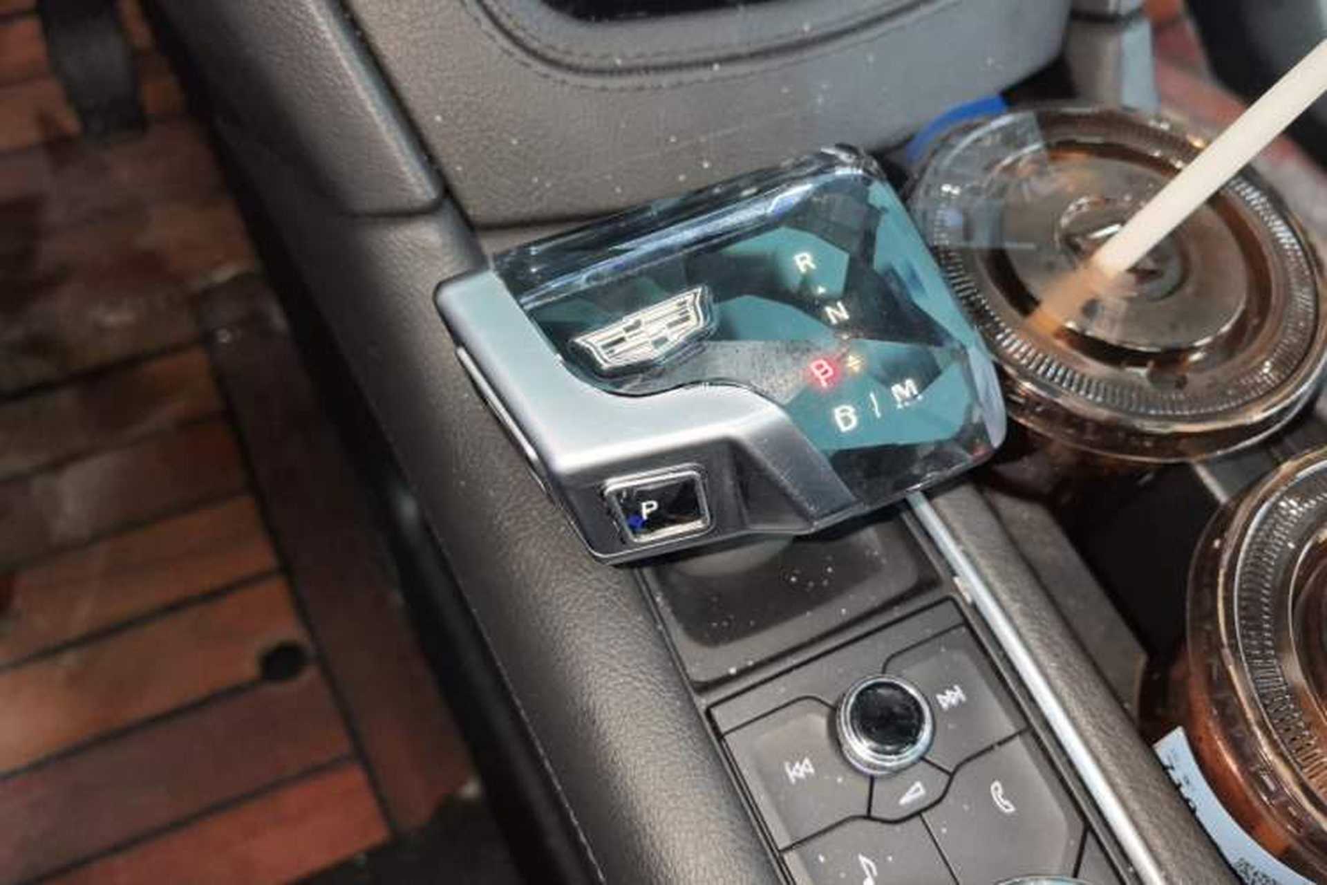 Used Cadillac XT6 2021 2.0T Six-Seater Four-Wheel-Drive Luxury Version Gear Lever