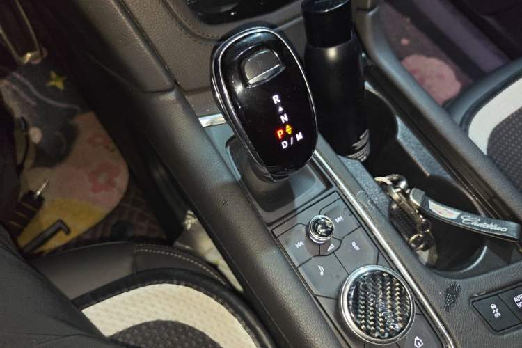 Used Cadillac XT6 2021 28T Six-Seater Four-Wheel-Drive Luxury Version Gear Lever