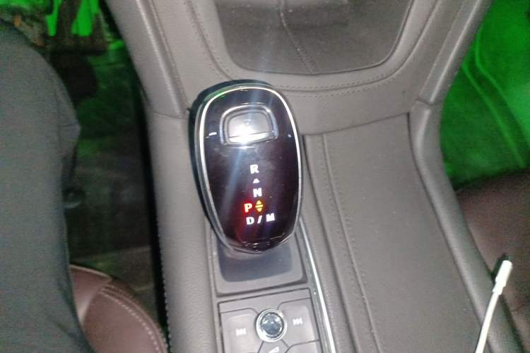 Used Cadillac XT6 2021 2.0T 7-Seater Four-Wheel Drive Luxury Version Gear Lever