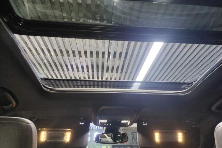 Used Cadillac XT6 2021 28T Six-Seater Luxury Version Headliner