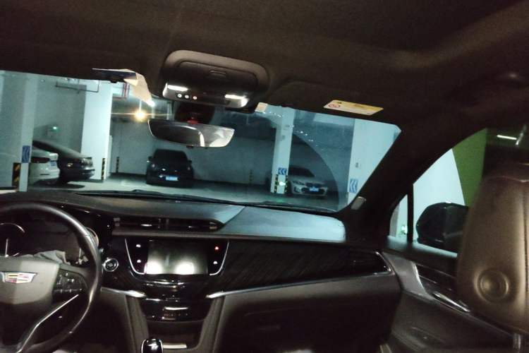 Used Cadillac XT6 2021 2.0T Six-Seater Four-Wheel-Drive Luxury Version Headliner