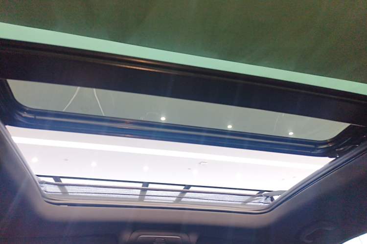 Used Cadillac XT6 2021 2.0T 6-Seater Two-Wheel Drive Luxury Version Headliner