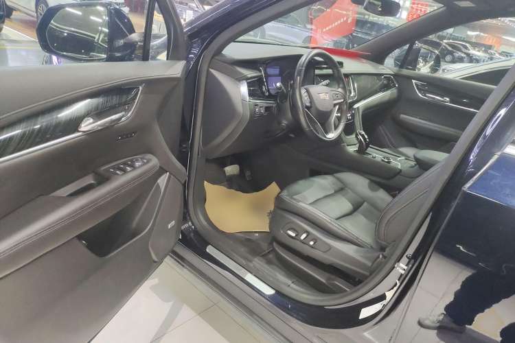 Used Cadillac XT6 2021 28T Six-Seater Luxury Version Interior 3