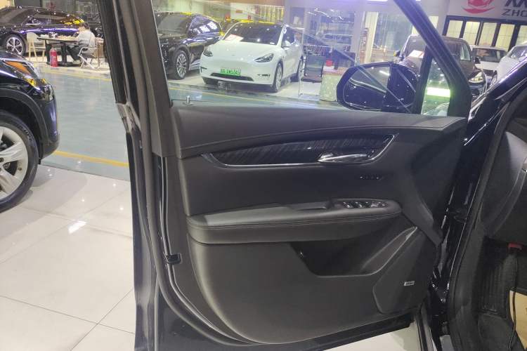 Used Cadillac XT6 2021 28T Six-Seater Luxury Version Interior 7