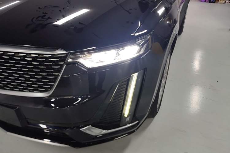 Used Cadillac XT6 2021 2.0T 6-Seater Two-Wheel Drive Luxury Version Left Front Headlight
