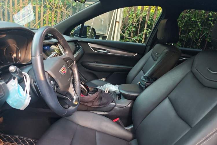Used Cadillac XT6 2021 2.0T Six-Seater Four-Wheel-Drive Luxury Version Left Front Seat