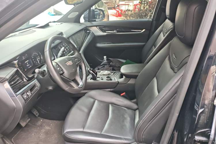 Used Cadillac XT6 2021 28T Six-Seater Four-Wheel-Drive Luxury Version Left Front Seat