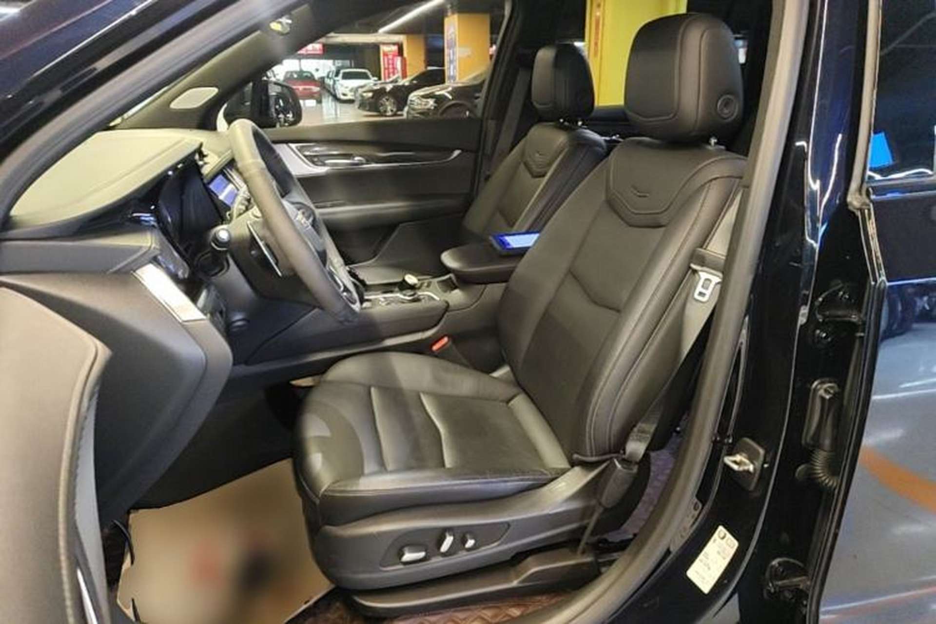 Used Cadillac XT6 2021 Revised Version 2.0T 6-Seater Four-Wheel Drive Premium Edition Left Front Seat