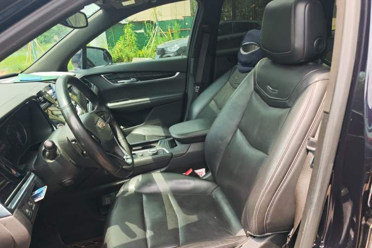 Used Cadillac XT6 2021 2.0T Six-Seater Four-Wheel-Drive Luxury Version Left Front Seat