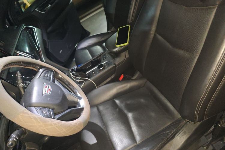 Used Cadillac XT6 2021 2.0T Six-Seater Four-Wheel-Drive Luxury Version Left Front Seat