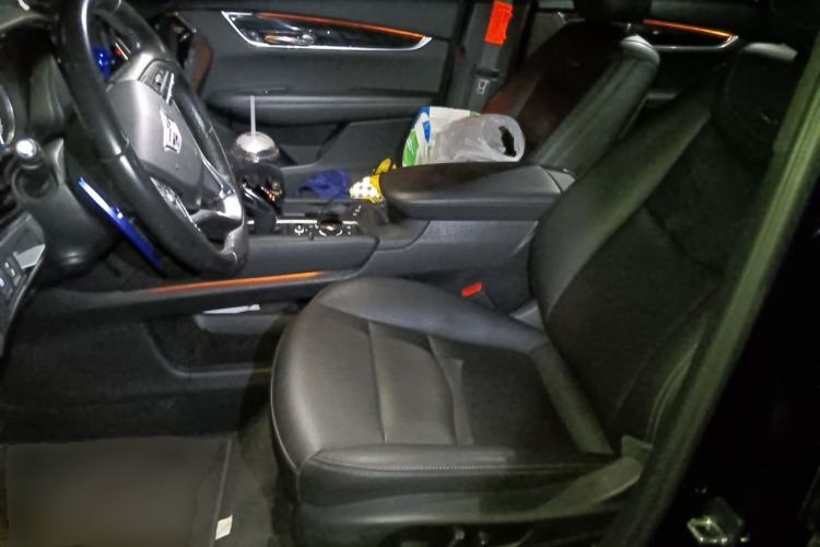 Used Cadillac XT6 2021 28T Six-Seater Luxury Version Left Front Seat