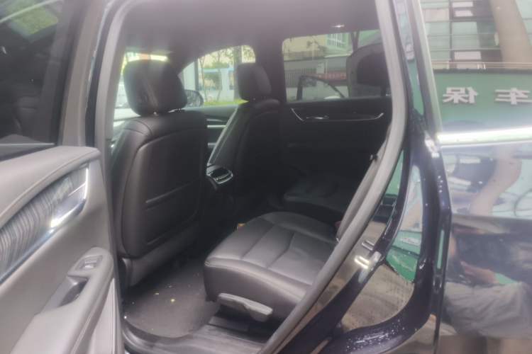 Used Cadillac XT6 2021 2.0T Six-Seater Four-Wheel-Drive Luxury Version Left Rear Seat