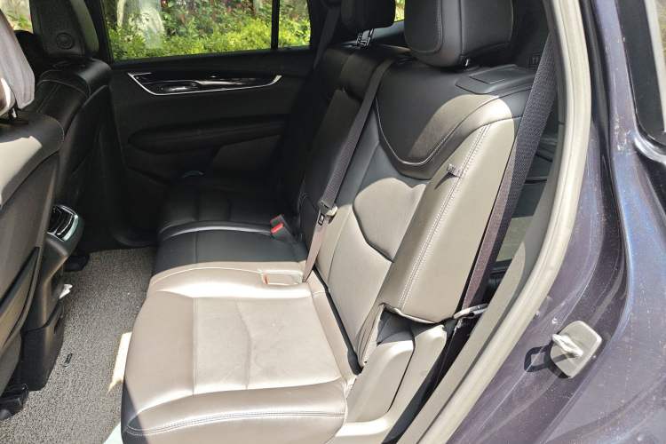 Used Cadillac XT6 2021 2.0T 7-Seater Four-Wheel Drive Luxury Version Left Rear Seat