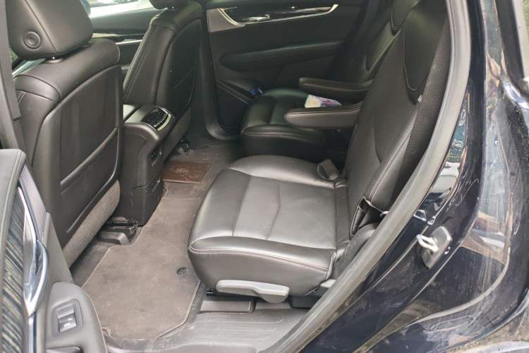 Used Cadillac XT6 2021 28T Six-Seater Four-Wheel-Drive Luxury Version Left Rear Seat