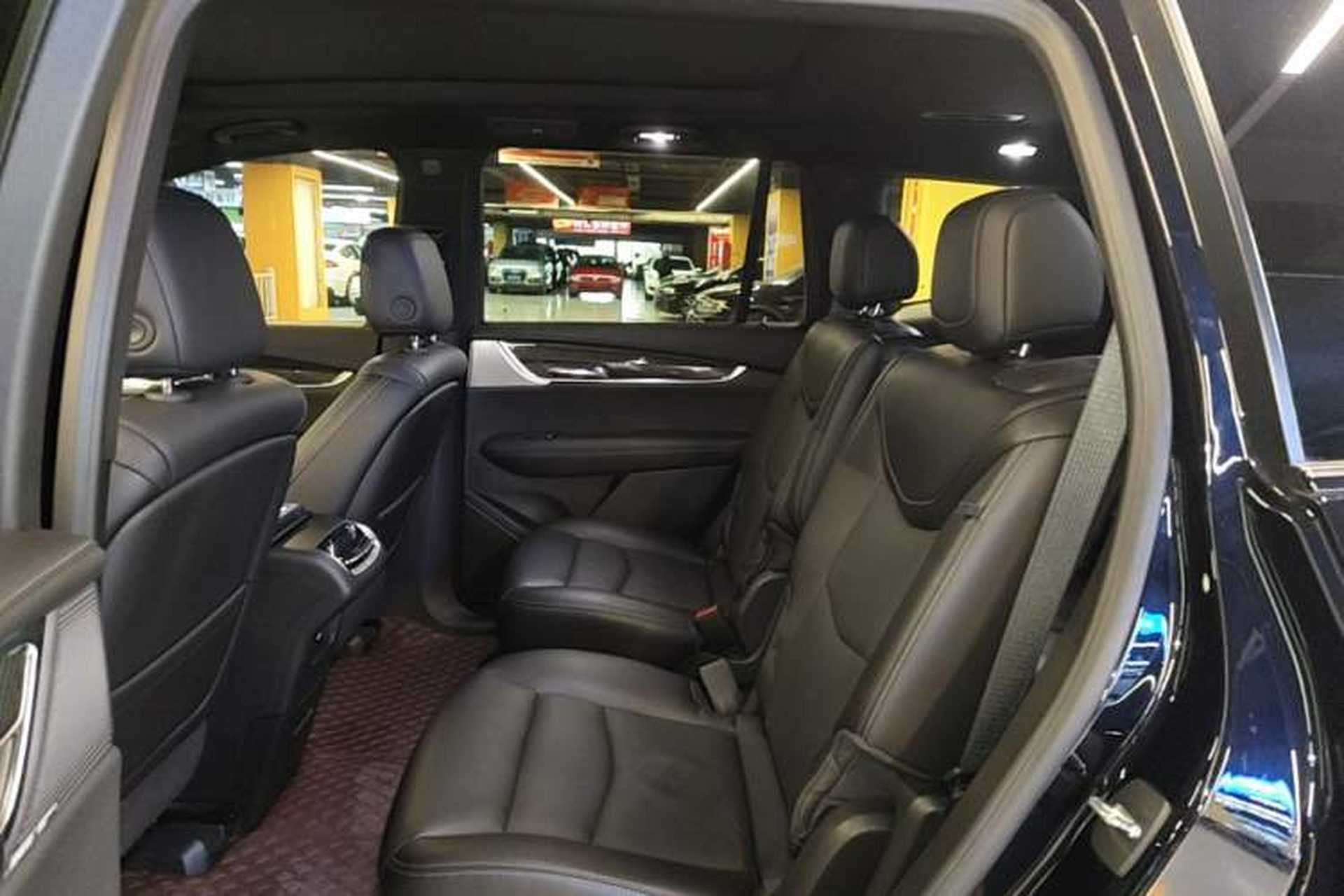 Used Cadillac XT6 2021 Revised Version 2.0T 6-Seater Four-Wheel Drive Premium Edition Left Rear Seat