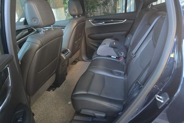 Used Cadillac XT6 2021 2.0T 7-Seater Four-Wheel Drive Luxury Version Left Rear Seat