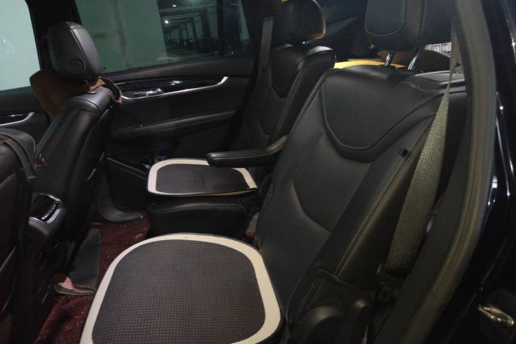 Used Cadillac XT6 2021 28T Six-Seater Four-Wheel-Drive Luxury Version Left Rear Seat