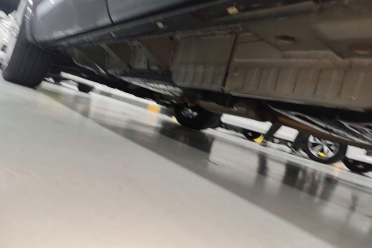 Used Cadillac XT6 2021 2.0T 6-Seater Two-Wheel Drive Luxury Version Left Side Sill