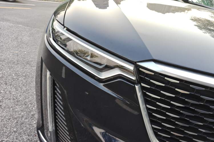 Used Cadillac XT6 2021 2.0T 7-Seater Four-Wheel Drive Luxury Version Right Front Headlight