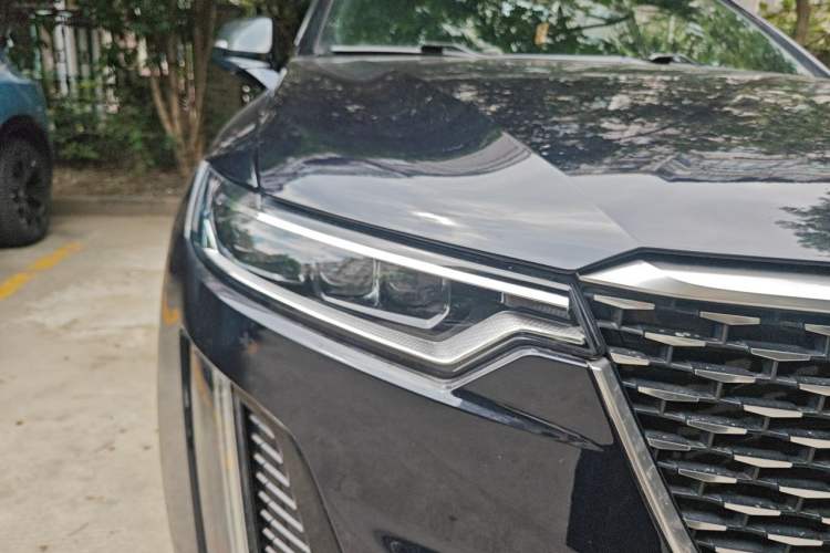 Used Cadillac XT6 2021 2.0T Six-Seater Four-Wheel-Drive Luxury Version Right Front Headlight