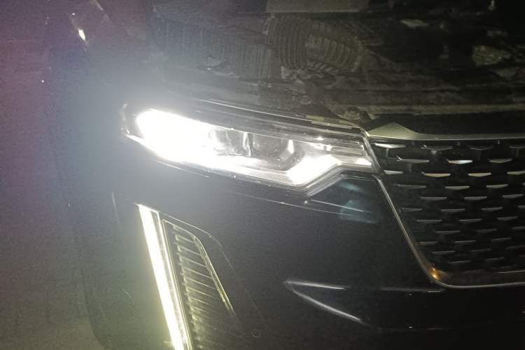 Used Cadillac XT6 2021 28T Six-Seater Luxury Version Right Front Headlight
