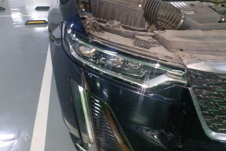 Used Cadillac XT6 2021 2.0T 7-Seater Four-Wheel Drive Luxury Version Right Front Headlight