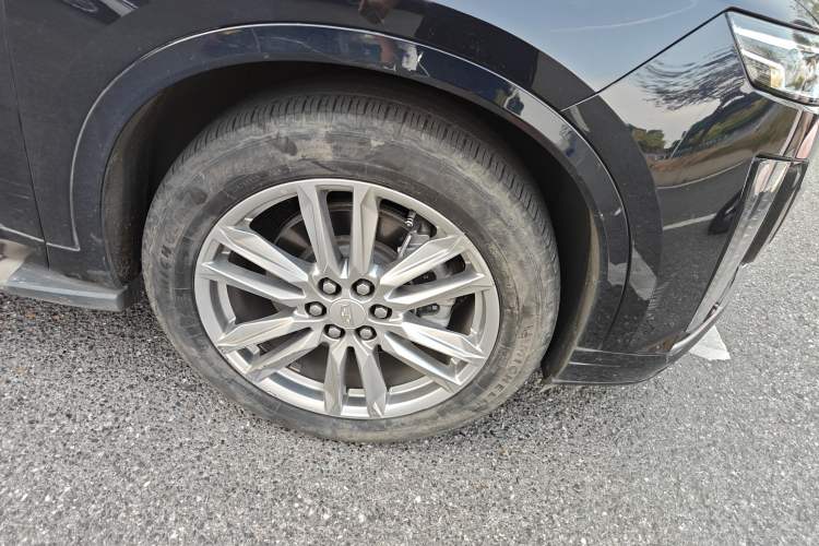 Used Cadillac XT6 2021 2.0T 7-Seater Four-Wheel Drive Luxury Version Right Front Wheel Hub