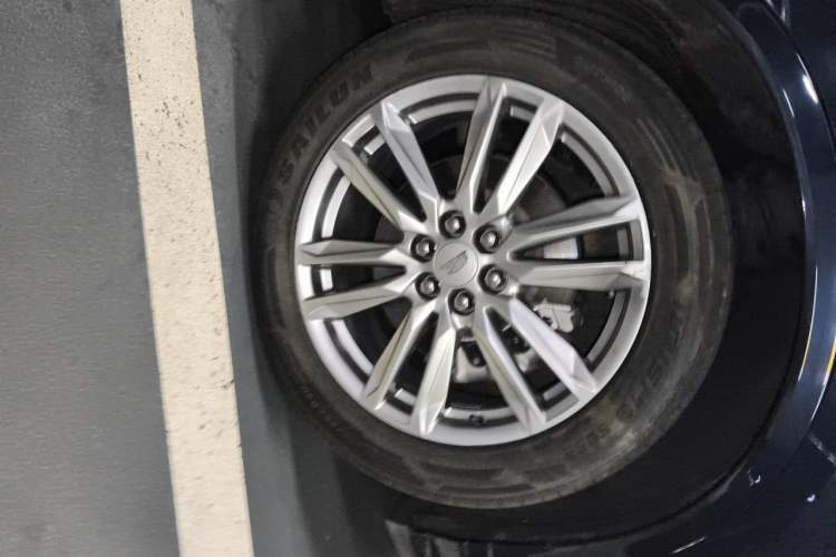 Used Cadillac XT6 2021 28T Seven-Seater Luxury Version Right Front Wheel Hub