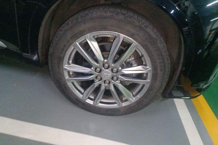 Used Cadillac XT6 2021 2.0T 7-Seater Four-Wheel Drive Luxury Version Right Front Wheel Hub