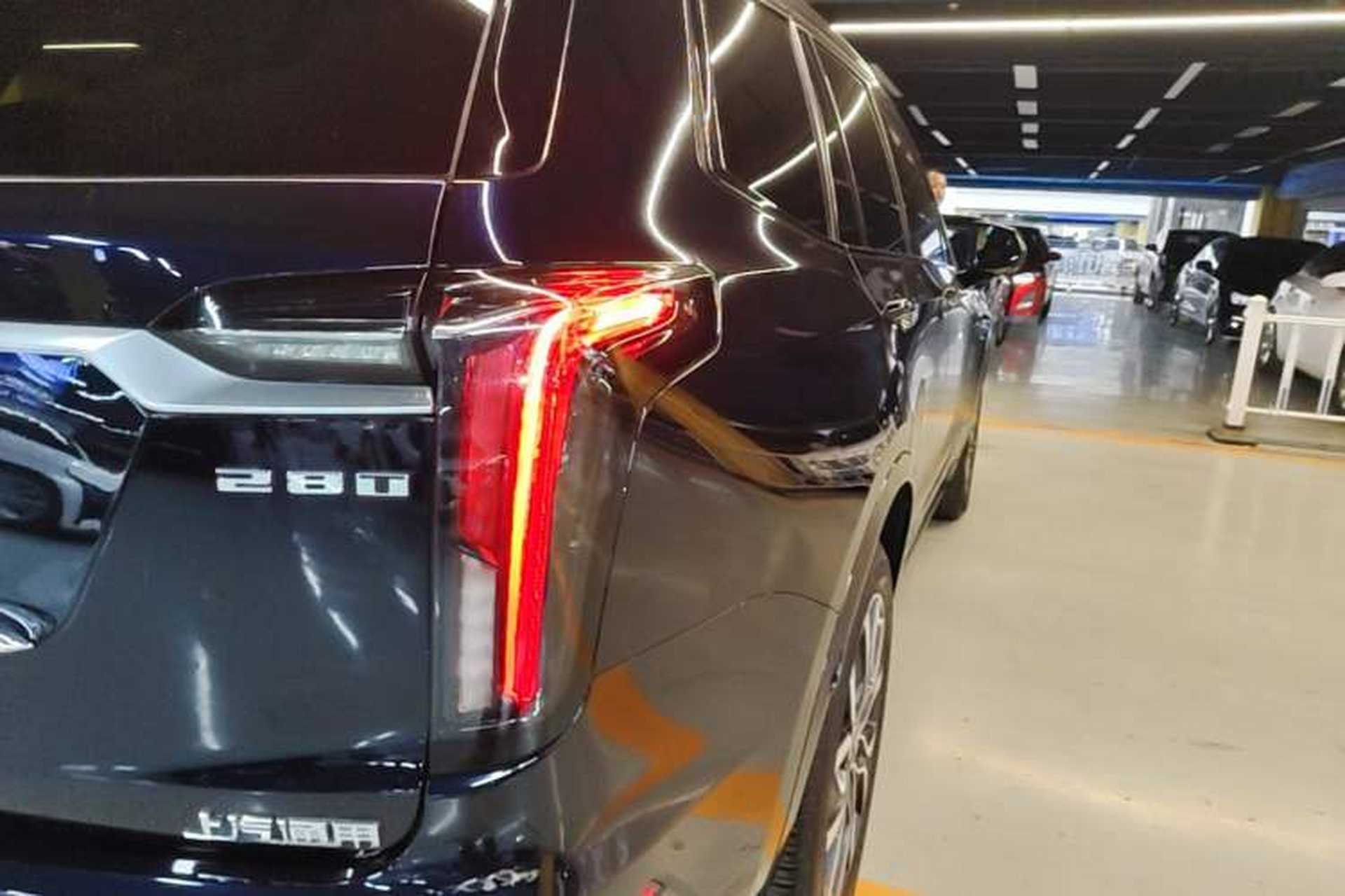 Used Cadillac XT6 2021 Revised Version 2.0T 6-Seater Four-Wheel Drive Premium Edition Right Rear Taillight